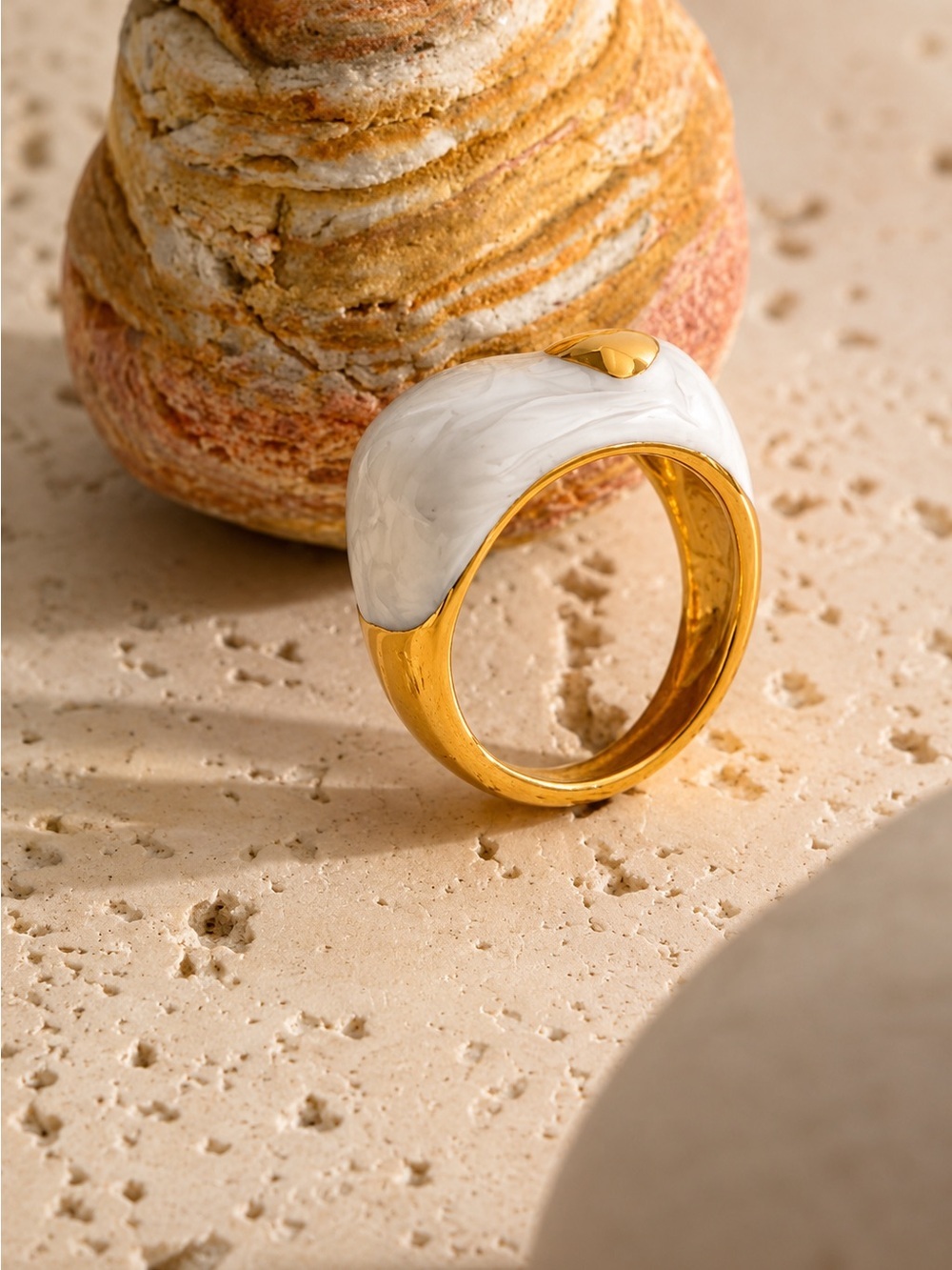 18K gold plated White Marbled Dome Ring with Gold Heart - Picture 5 of 9
